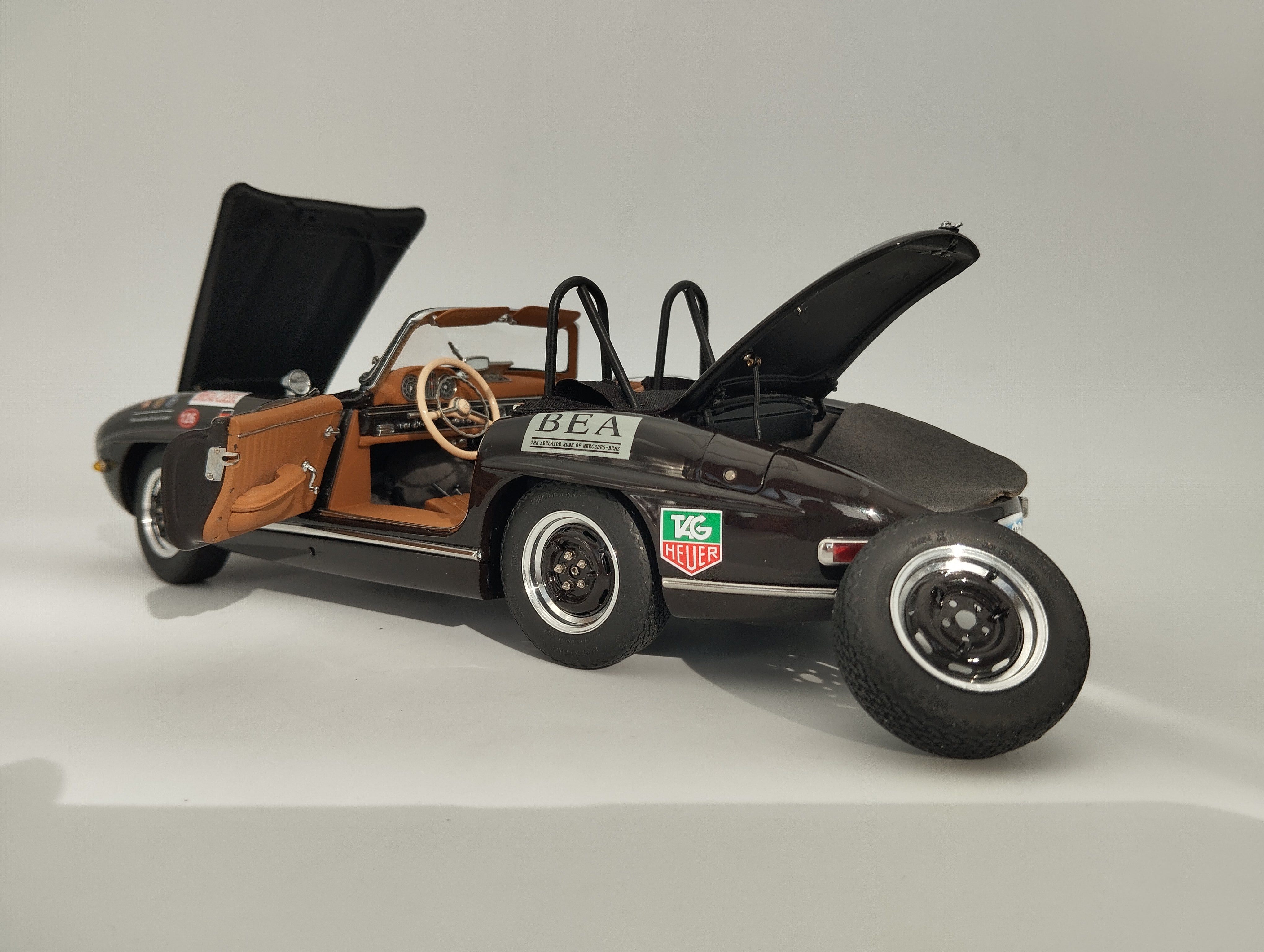 1/18 Mercedes-Benz 300 SL W198 Rallye Roadster Brown offen CMC M-295