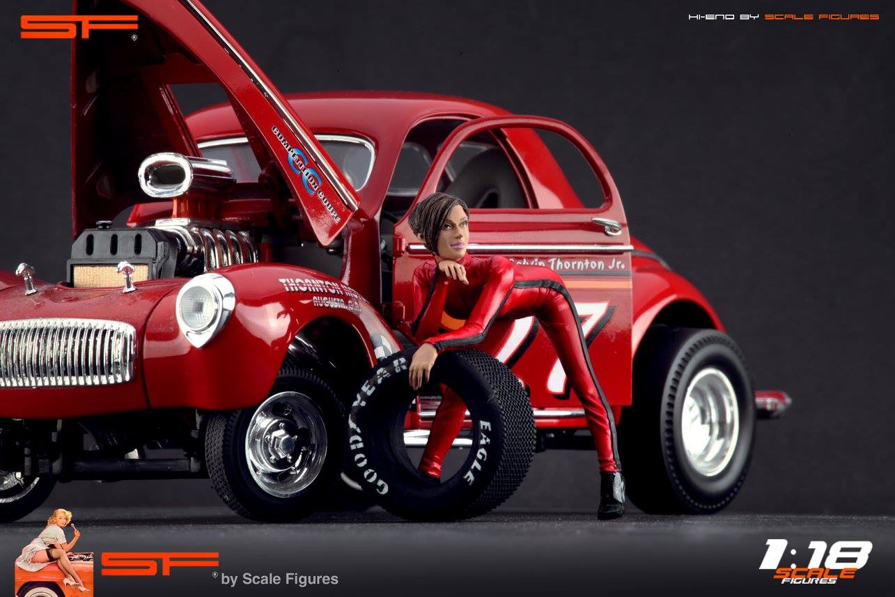 1/18 RACING GIRL red dress von SF Scale Figures - Handarbeit -