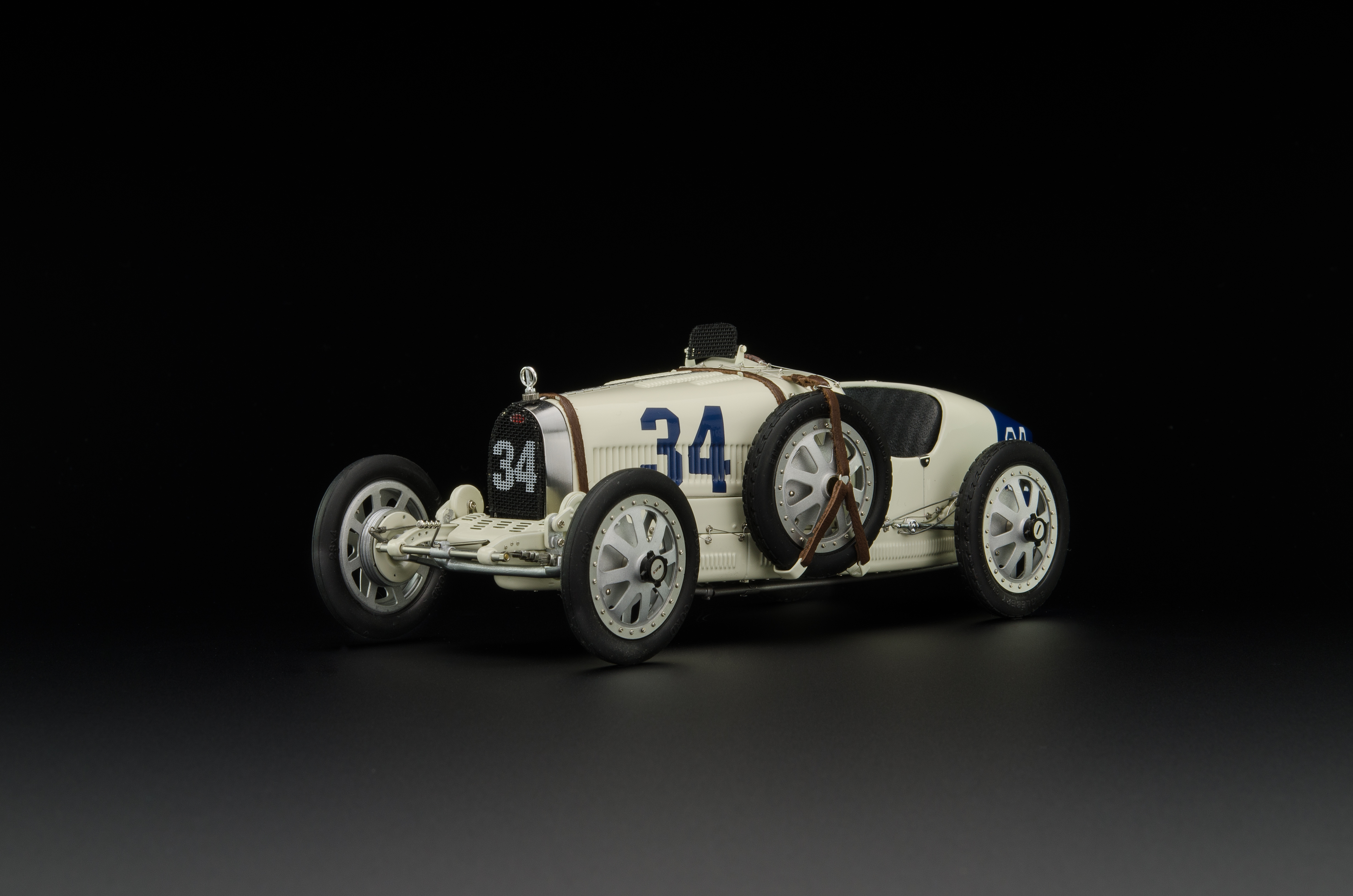 cmc-M-100-006-Bugatti-Nation-Colour-USA-02
