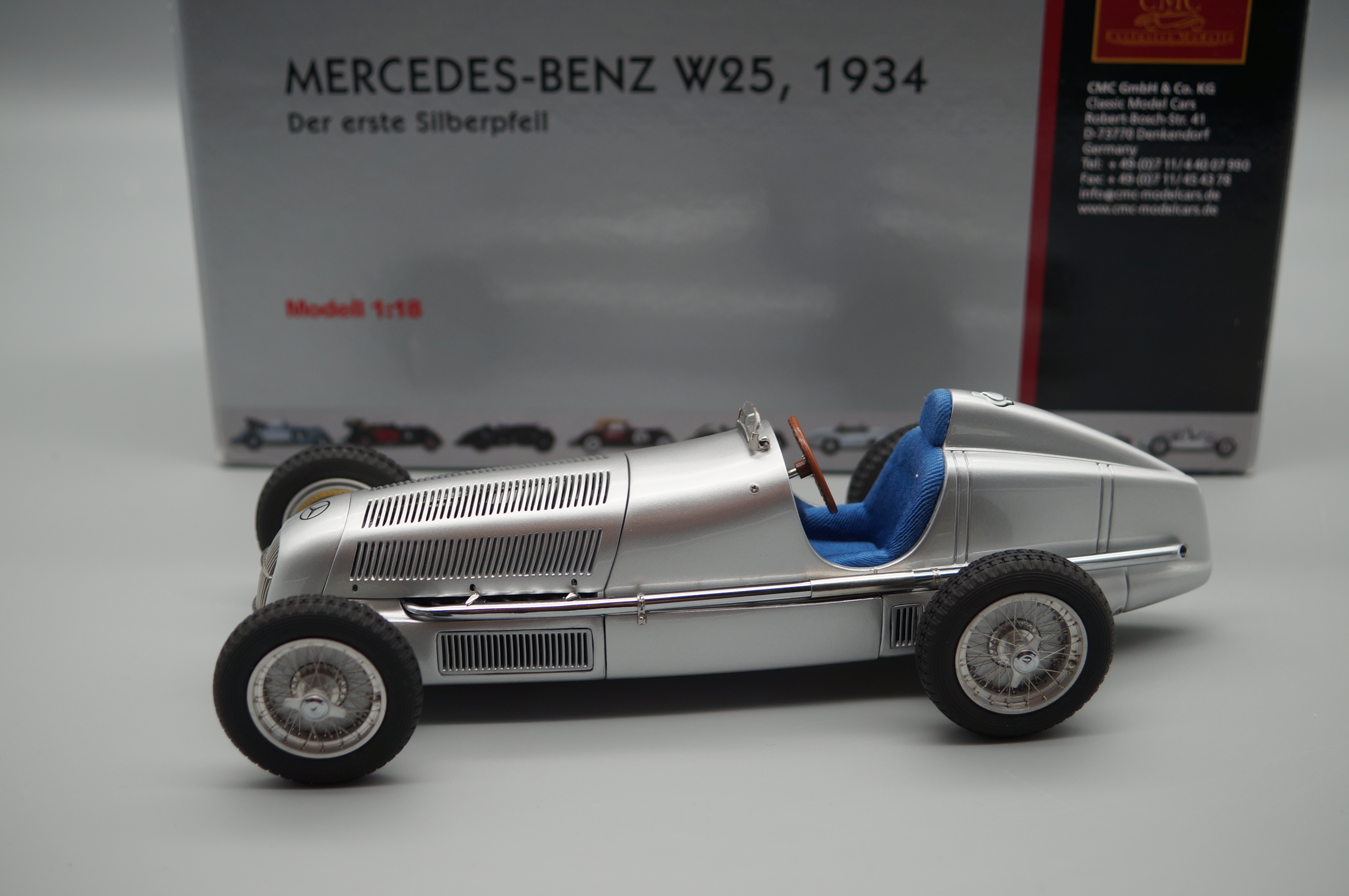 1/18 Mercedes-Benz W25 1934 'Der erste Silberpfeil' CMC M-033 -pre-owned- AA444