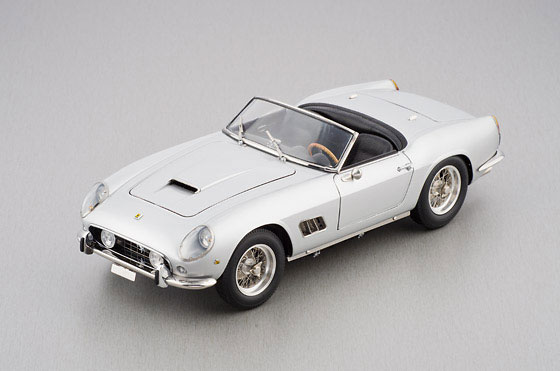CMC-M-093-ferrari_spyder_silber