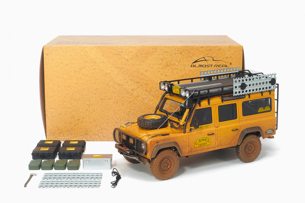 1/18 LAND ROVER DEFENDER 110 CAMEL TROPHY Edition DIRTY VERSION Almost Real 810309